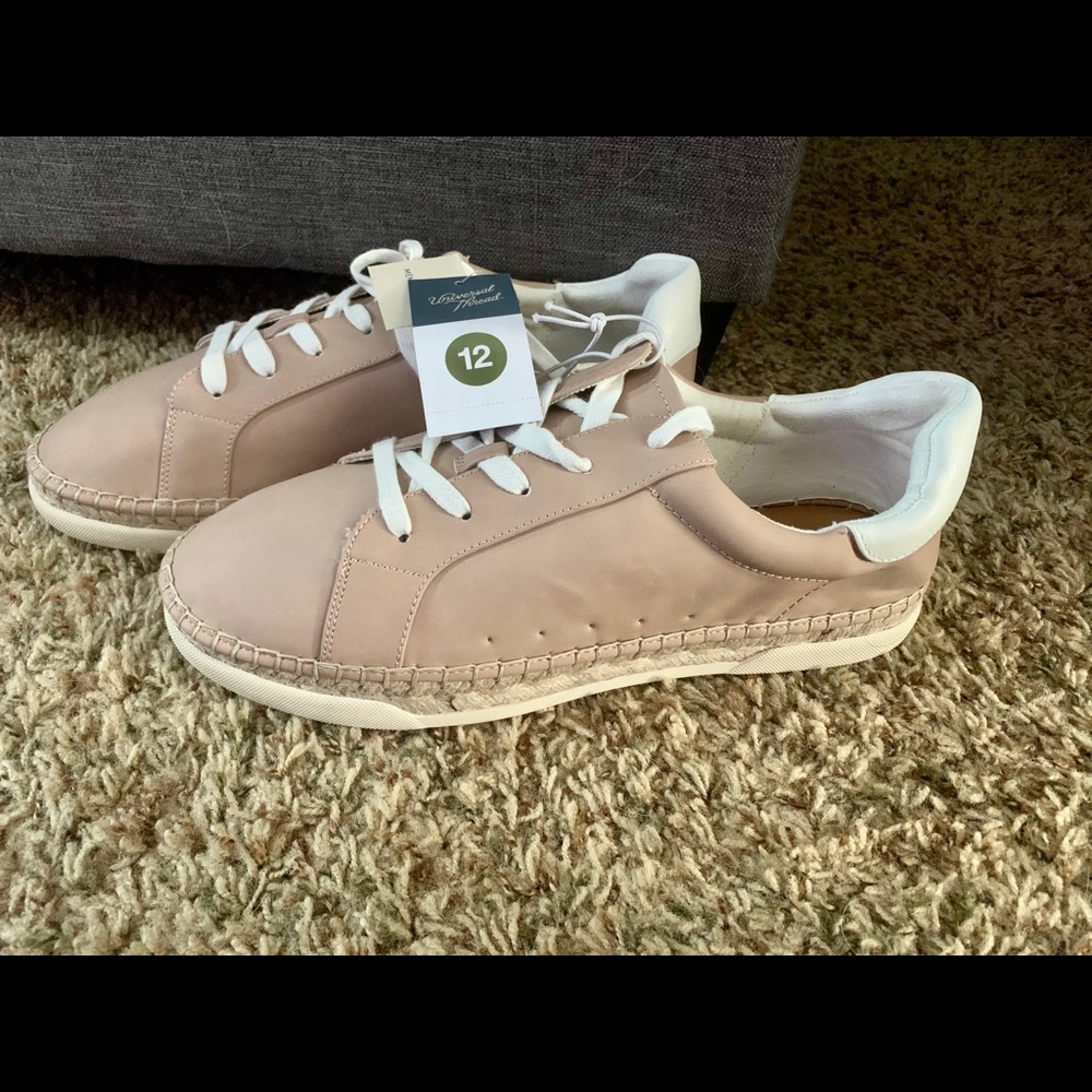 Universal Thread Shoes - Picture 4 of 5